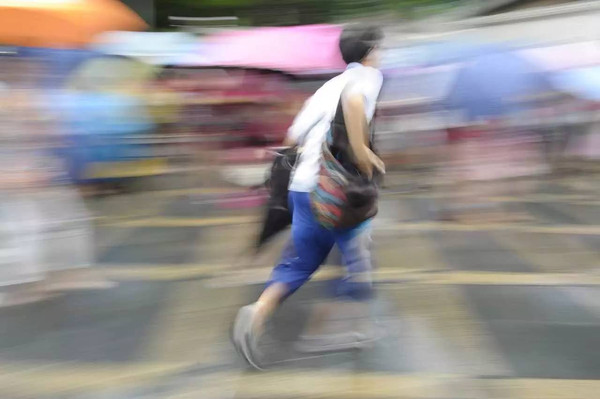 广州暴雨突袭，高考继续_小黄片直播视频厂家